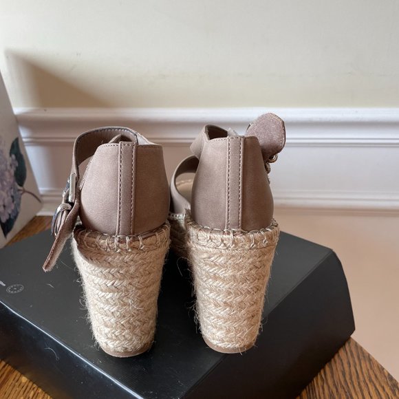 Platform Wedge Sandal NWT - Picture 2 of 4